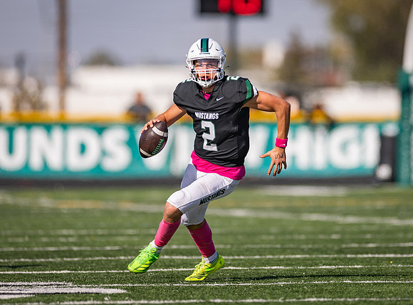 Mounds View vs STMA Varsity Football 200