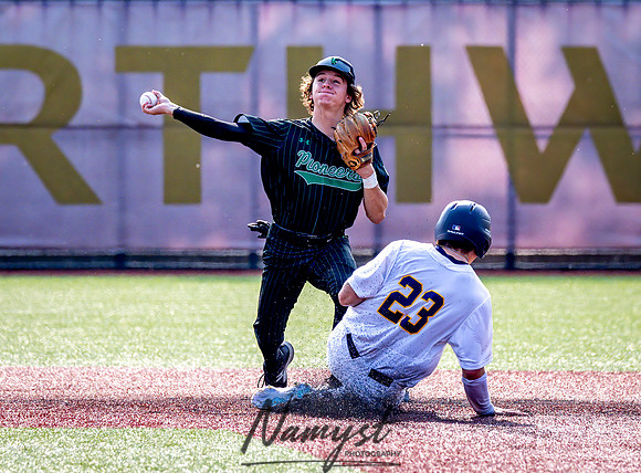 Mahtomedi vs Hill-Murray Baseball 29
