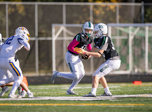 Mounds View vs STMA Varsity Football 338