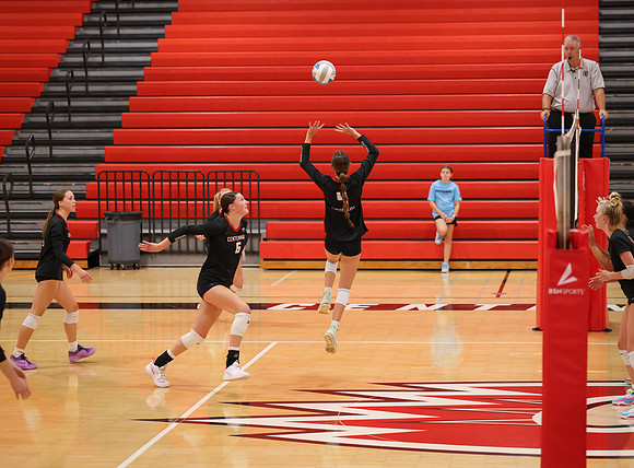Centennial vs Osseo Girls Varsity Volleyball 217