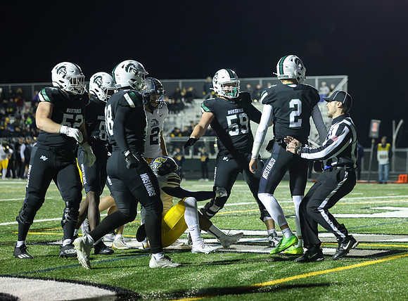 Mounds View vs Prior Lake Varsity Football 147