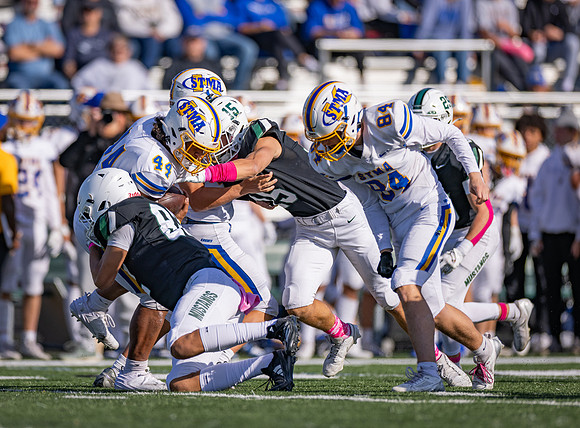 Mounds View vs STMA Varsity Football 320