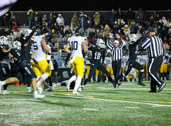 Mounds View vs Prior Lake Varsity Football 204