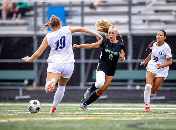 Mounds View vs Blaine Varsity Soccer 157