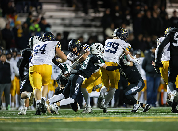Mounds View vs Prior Lake Varsity Football 77