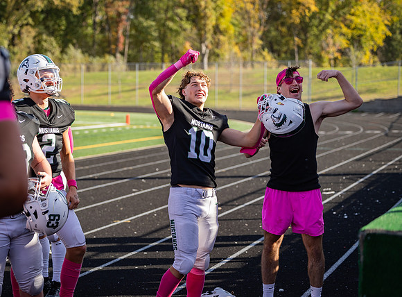 Mounds View vs STMA Varsity Football 347