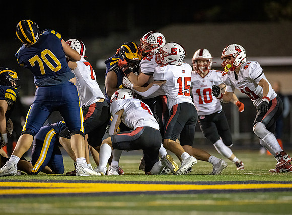 Centennial vs Rosemount Varsity Football 180