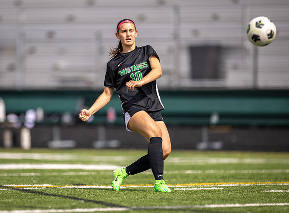 Mounds View vs Blaine Varsity Soccer 25