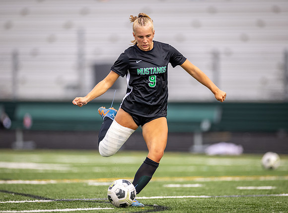 Mounds View vs Blaine Varsity Soccer 11