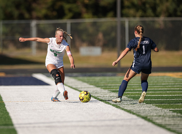 Mounds View vs Mahtomedi Girls Varisty Soccer 217