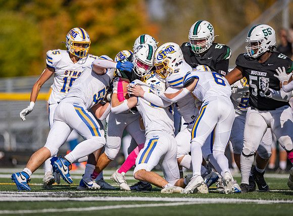 Mounds View vs STMA Varsity Football 270