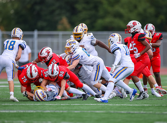 Centennial vs STMA JV Football 230