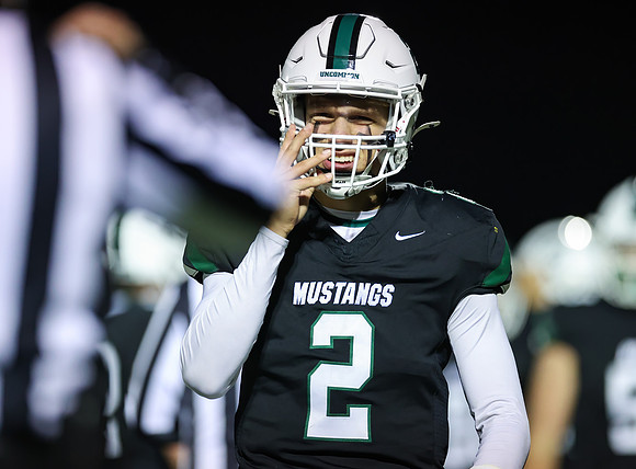 Mounds View vs Prior Lake Varsity Football 49