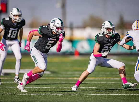 Mounds View vs STMA Varsity Football 234