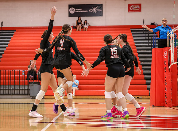Centennial vs Mounds View Girls Varsity Volleyball 213