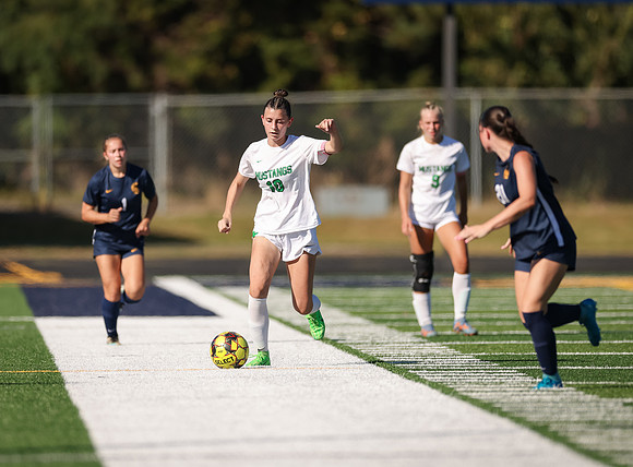 Mounds View vs Mahtomedi Girls Varisty Soccer 208