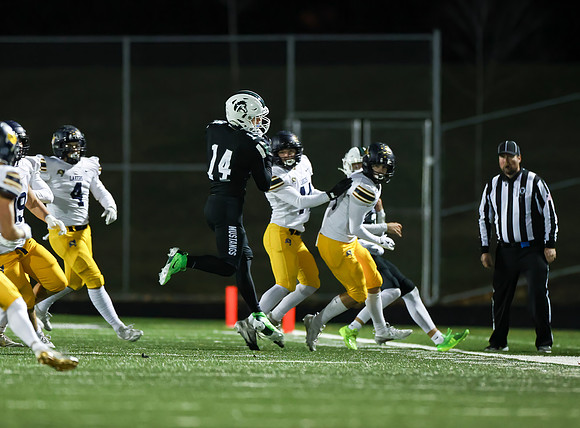 Mounds View vs Prior Lake Varsity Football 82