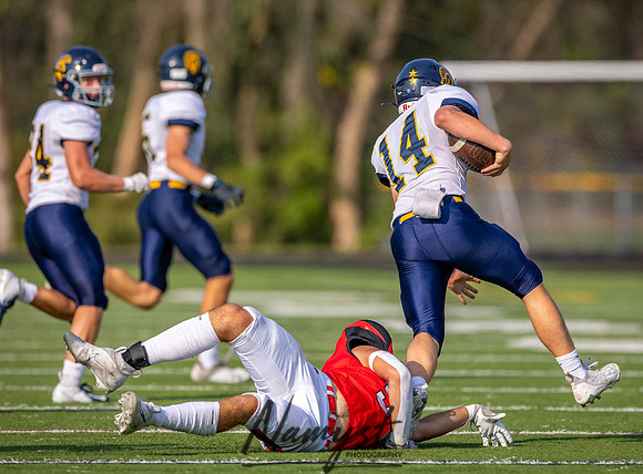Centennial vs Mahtomedi JV Football 92