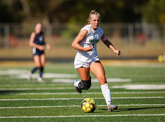 Mounds View vs Mahtomedi Girls Varisty Soccer 230