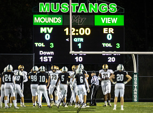Mounds View vs East Ridge Varsity Football 92