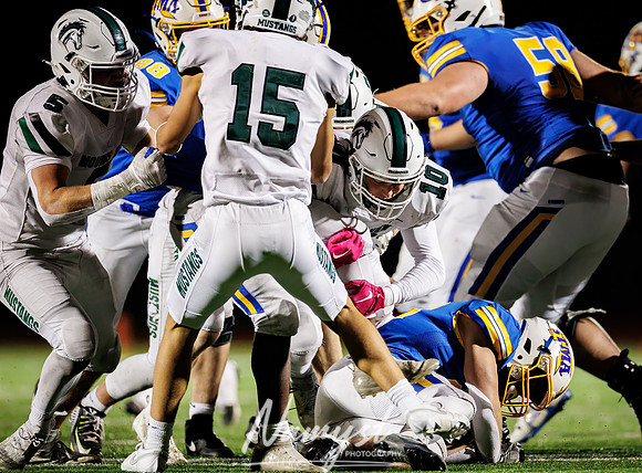 Mounds View vs STMA Varsity Football 270