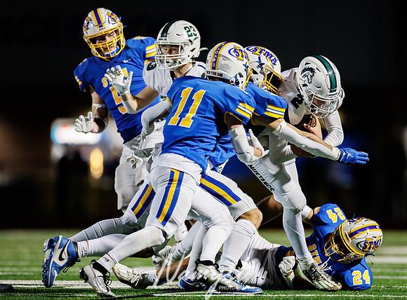 Mounds View vs STMA Varsity Football 318