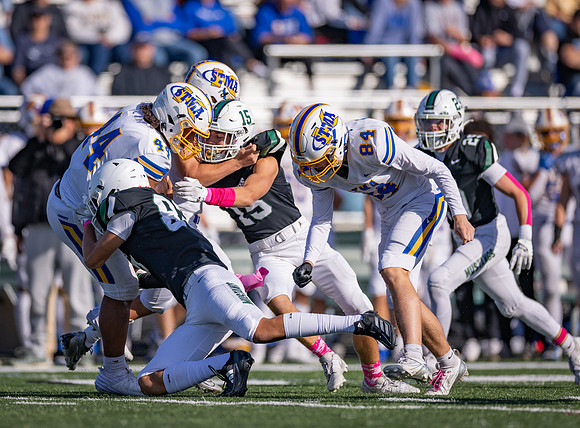 Mounds View vs STMA Varsity Football 319