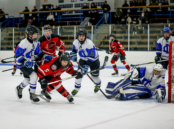 Centennial vs Cambridge Isanti Hockey 170