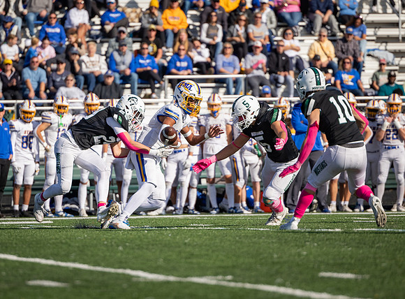 Mounds View vs STMA Varsity Football 298