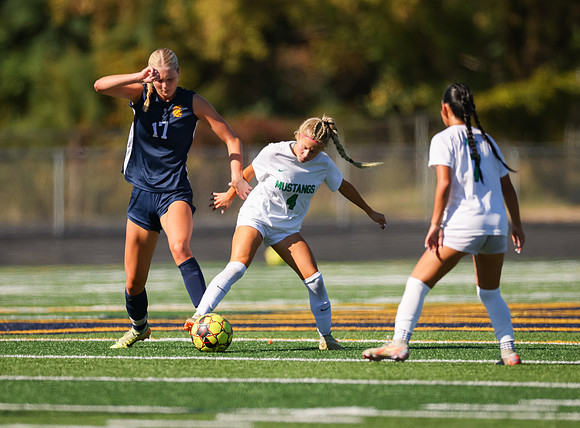 Mounds View vs Mahtomedi Girls Varisty Soccer 99