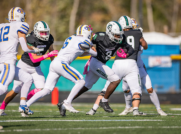 Mounds View vs STMA Varsity Football 263