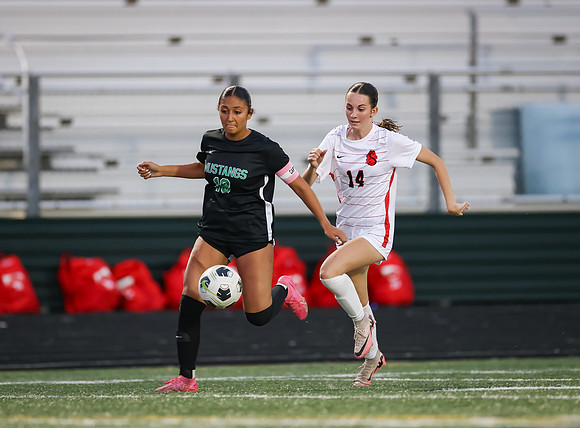 Mounds View vs Stillwater Varsity Soccer 39