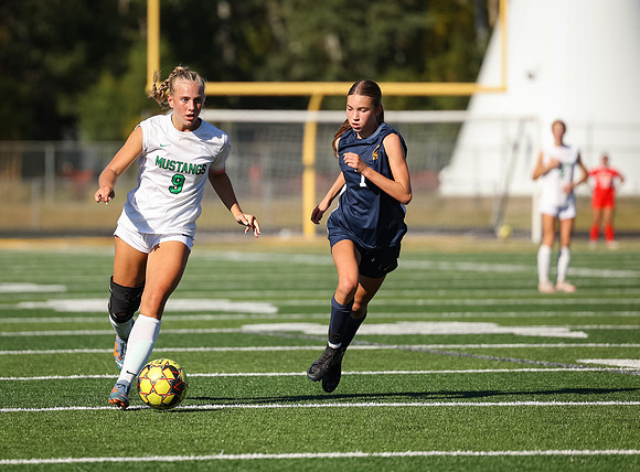 Mounds View vs Mahtomedi Girls Varisty Soccer 246