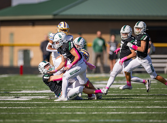 Mounds View vs STMA Varsity Football 191