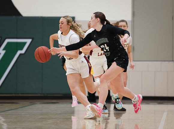 Mounds View vs Forest Lake Varsity Basketball 183