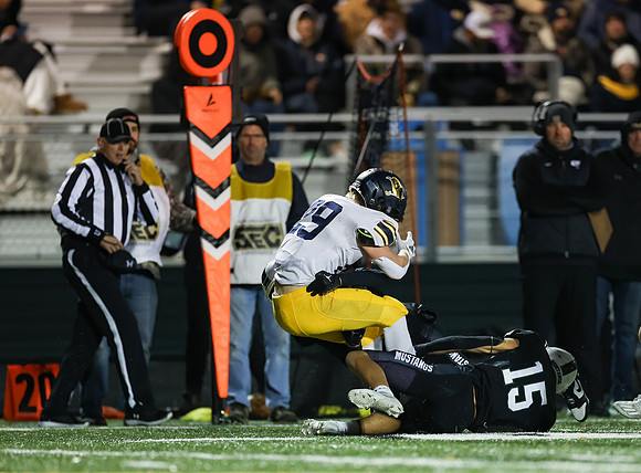 Mounds View vs Prior Lake Varsity Football 94