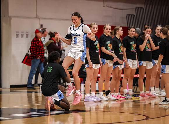 Centennial vs Blaine Girls Varsity Basketball 17