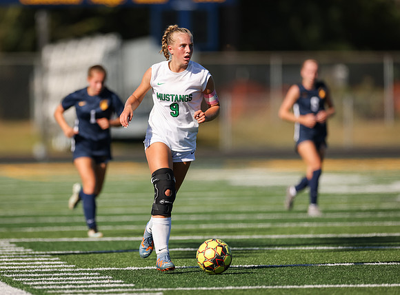 Mounds View vs Mahtomedi Girls Varisty Soccer 225