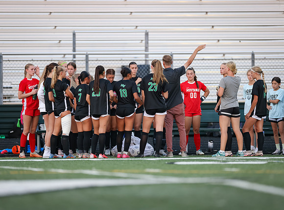 Mounds View vs Stillwater Varsity Soccer 17