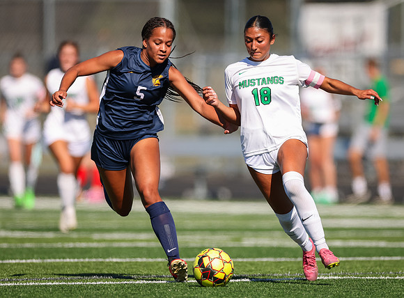 Mounds View vs Mahtomedi Girls Varisty Soccer 57
