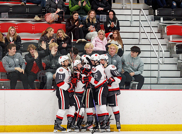 Centennial vs Mahtomedi Varsity Hockey 351