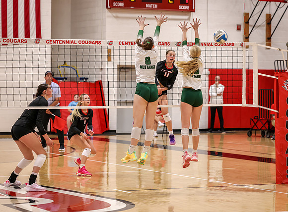 Centennial vs Mounds View Girls Varsity Volleyball 184