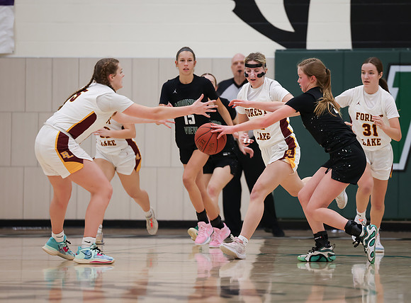 Mounds View vs Forest Lake Varsity Basketball 161