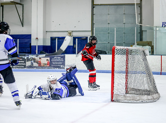 Centennial vs Cambridge Isanti Hockey 272
