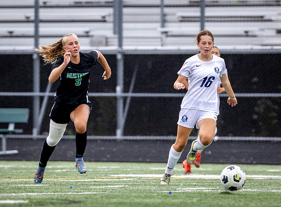 Mounds View vs Blaine Varsity Soccer 142