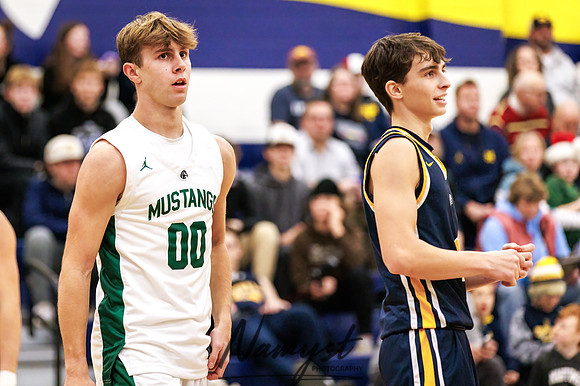 Mahtomedi vs Mounds View Boys Varsity Basketball 26