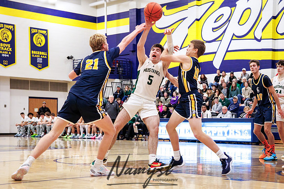 Mahtomedi vs Mounds View Boys Varsity Basketball 47