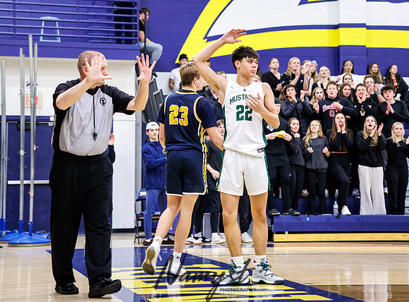 Mahtomedi vs Mounds View Boys Varsity Basketball 108