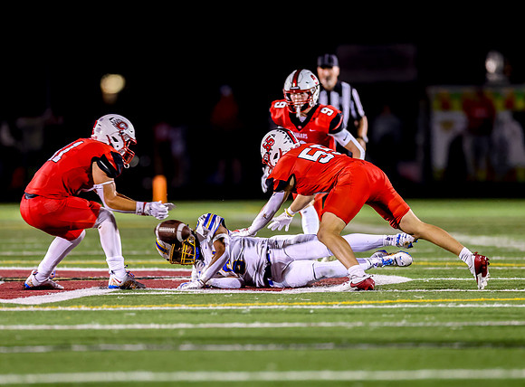 Centennial vs STMA Varsity Football 389