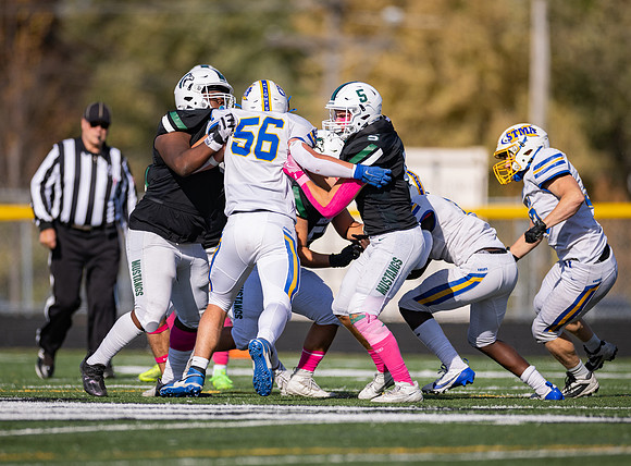 Mounds View vs STMA Varsity Football 285